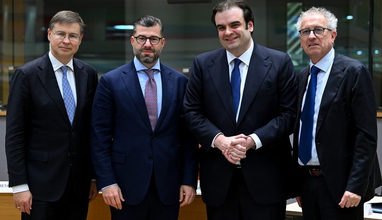 Politico: Από το Grexit στην προεδρία του Eurogroup – Η ιστορία της ελληνικής ανάκαμψης