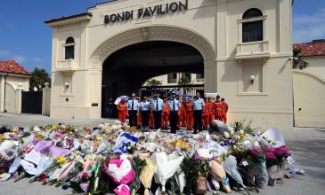 Μακελειό σε παραλία του Σίδνεϊ: Πατέρας και γιος οι δράστες, στους 16 οι νεκροί – Ο 24χρονος ήταν γνωστός στις Αρχές για επαφές με τον ISIS