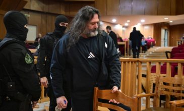 Δίκη Χρυσής Αυγής: «Μοναδικό κριτήριο για τις επιθέσεις ήταν το φυλετικό μίσος και το ρατσιστικό ιδεολογικό υπόβαθρο»