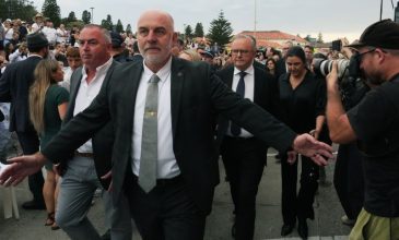 Αποδοκιμάστηκε ο Αυστραλός πρωθυπουργός στις εκδηλώσεις μνήμης για τα θύματα της επίθεσης στην παραλία Μποντάι