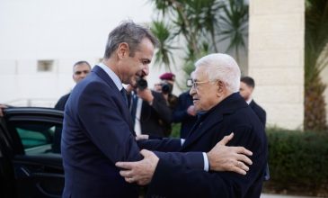 Συνάντηση Μητσοτάκη με τον πρόεδρο της Παλαιστινιακής Αρχής στη Ραμάλα