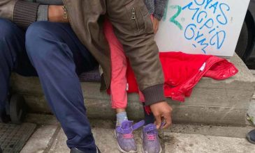 Αυξημένη η παρουσία παιδιών που ζητιανεύουν στις γιορτές