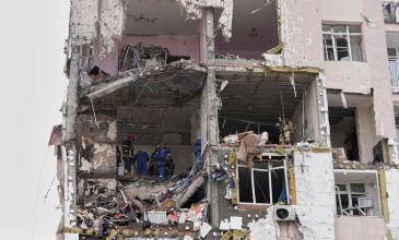 Τουλάχιστον 2.600 κτήρια κατοικιών στο Κίεβο έχουν μείνει χωρίς θέρμανση λόγω της ρωσικής επίθεσης