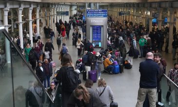 Διακοπή μέχρι νεωτέρας όλων των δρομολογίων της Eurostar μέσω της Μάγχης λόγω προβλημάτων στην ηλεκτροδότηση