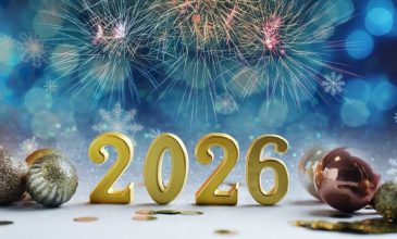 Το News.gr σας εύχεται από καρδιάς καλή χρονιά, με υγεία και αγάπη