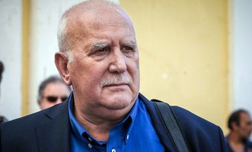 Ο πολιτικός κόσμος αποχαιρέτησε τον Γιώργο Παπαδάκη: «Αγαπήθηκε όσο λίγοι από τους τηλεθεατές»