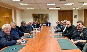 Θεοδωρικάκος: Ενισχύουμε τη λειτουργία των λαϊκών αγορών προς όφελος των καταναλωτών με νομοθετική πρωτοβουλία