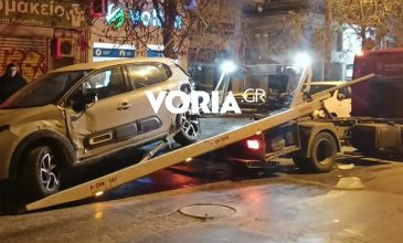 Στο αυτόφωρο για επικίνδυνη οδήγηση η 24χρονη που προσέκρουσε σε 15 σταθμευμένα αυτοκίνητα