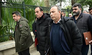 Στο Μαξίμου οι «σκληροί» των αγροτικών μπλόκων για τη συνάντηση με τον Μητσοτάκη – Η αντιπροσωπεία αποτελείται από 25 εκπροσώπους και έξι παρατηρητές