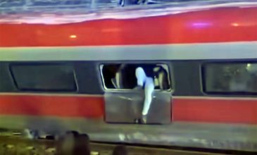 Σιδηροδρομική τραγωδία στην Ισπανία: Τουλάχιστον 21 νεκροί, δεκάδες τραυματίες σε δυστύχημα στο οποίο ενεπλάκησαν δυο συρμοί υψηλής ταχύτητας