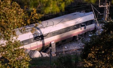 Σιδηροδρομικό δυστύχημα στην Ισπανία: Ειδικοί εκτιμούν ότι ένας προβληματικός αρμός στις ράγες μπορεί να αποτελεί κλειδί για τον εκτροχιασμό