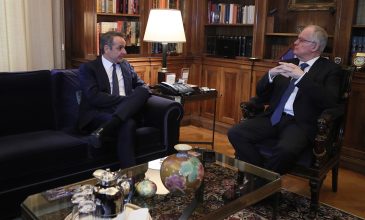 Μητσοτάκης σε Τασούλα: Το 2026 μπήκε με πρωτοφανείς προκλήσεις για το διεθνές γεωπολιτικό και οικονομικό πλαίσιο
