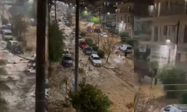 Βούλιαξε η Γλυφάδα από την καταρρακτώδη βροχή – Βίντεο-σοκ με ορμητικά νερά να παρασέρνουν τα πάντα