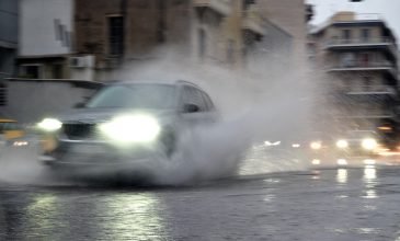 Νέες βροχές στην Αττική και προειδοποίηση Καλλιάνου: «Πιο έντονες οι βροχές στη Γλυφάδα»