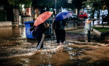 Καιρός: Τσίκνισμα με βροχές και καταιγίδες στο μεγαλύτερο μέρος της χώρας