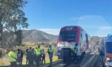 Τρένο έπεσε σε γερανό στην Ισπανία – Δείτε βίντεο