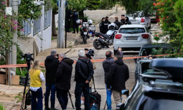 «Σκότωσα την μητέρα και τον πατέρα μου. Θα σκοτώσω και τα αδέρφια μου, αν με αφήσετε ελεύθερο», είπε ο πατροκτόνος στην Γλυφάδα: