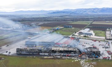 Με εισαγγελική παραγγελία συνεχίζεται η έρευνα για τις ευθύνες της τραγωδίας στα Τρίκαλα – Οι σωληνώσεις παροχέτευσης προπανίου και η ασφαλτόστρωση