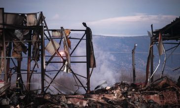 Σήμερα το τελευταίο «αντίο» στις τρεις νεκρές εργαζόμενες της «Βιολάντα» – Θα συνεχιστούν οι εργασίες καθαρισμού των εγκαταστάσεων