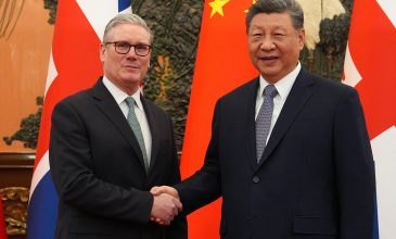 Στάρμερ: Κρίσιμο να οικοδομήσουμε μια πιο πολυδιάστατη σχέση με την Κίνα