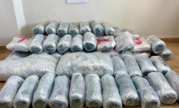 Αστυνομικό μπλόκο σε 75 κιλά χασίς – Τα είχαν βάλει μέσα σε τρεις ταξιδιωτικούς σάκους