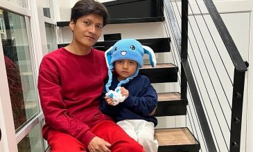 Ο μικρός Λίαμ, το 5χρονο αγόρι που είχε συλλάβει η αστυνομία μετανάστευσης (ICE), επέστρεψε σπίτι του στη Μινεάπολη