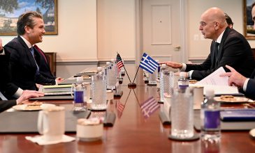 Δένδιας μετά τη συνάντηση με τον υπουργό Πολέμου των ΗΠΑ: Η Ελλάδα με την «Ατζέντα 2030» μεταρρυθμίζει τις Ένοπλες Δυνάμεις για να αντιμετωπίσει τις στρατηγικές προκλήσεις της εποχής