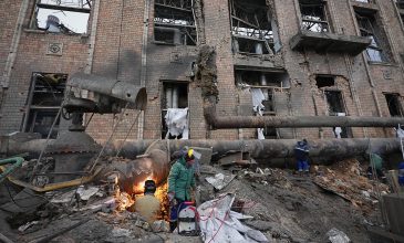 Η Ουκρανία και η Ρωσία ξεκίνησαν ειρηνευτικές συνομιλίες για δεύτερη ημέρα στο Άμπου Ντάμπι