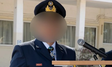 Μεταμφιεσμένος «σήκωνε» χρήματα από ATM ο σμήναρχος για να μην αναγνωριστεί από τις κάμερες