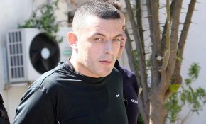 Περίεργη δολοφονία κρατούμενου παρουσία του Αλκέτ Ριζάι στις φυλακές Δομοκού – «Πώς βρέθηκαν τρεις ισοβίτες μέσα στο γραφείο του αρχιφύλακα;»