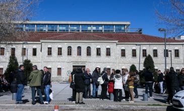 Ποιοι εργαζόμενοι της «Βιολάντα» συμπαραστάθηκαν στον ιδιοκτήτη της, παρά τον θάνατο πέντε συναδέλφισσών τους