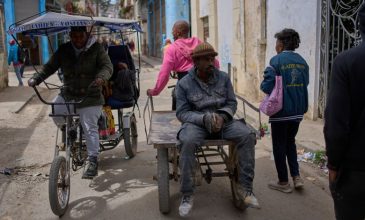Η ρωσική κυβέρνηση εξετάζει την παροχή βοήθειας στην Κούβα με καύσιμα