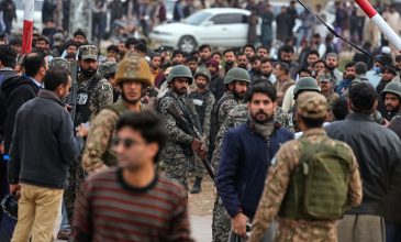 Η σύγκριση των στρατών του Πακιστάν και των Ταλιμπάν του Αφγανιστάν – Τι σημαίνει η δήλωση του Ισλαμαμπάντ για «ανοιχτό πόλεμο»