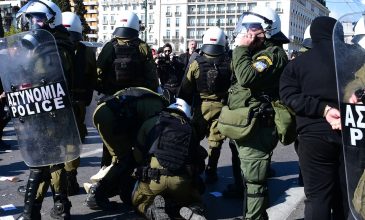 200 προσαγωγές και 19 συλλήψεις στην Αθήνα μετά το συλλαλητήριο για τα Τέμπη