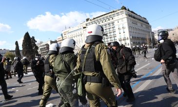 Συγκέντρωση για τα Τέμπη στο Σύνταγμα: 128 προσαγωγές και 3 συλλήψεις