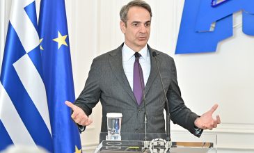 Μητσοτάκης: Καλώ τους ευεργέτες να σταθούν στο ύψος των περιστάσεων και να επιστρέψουν ένα μέρος του πλούτου τους στην πατρίδα τους