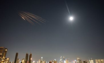 Το Ισραήλ κατηγορεί το Ιράν για βόμβες διασποράς – «Οι επιθέσεις στους αμάχους δεν θα μείνουν αναπάντητες», λένε οι Αμερικανοί