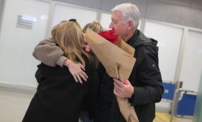 Επαναπατρίστηκαν 450 Έλληνες από το Ντουμπάι – «Ακούγαμε συνέχεια μπαμ, μπαμ, μπαμ»