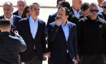 Στην Κύπρο οι Μητσοτάκης και Μακρόν για την τριμερή με τον Χριστοδουλίδη –  Ο πρωθυπουργός θα επιθεωρήσει την αεροπορική βάση της Πάφου