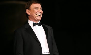 Αντίο στον πρώτο Έλληνα σόουμαν Γιώργο Μαρίνο λέει η Λίνα Μενδώνη