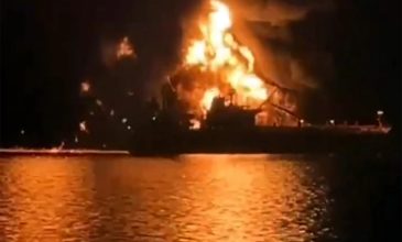 Επιθέσεις εναντίον δυο δεξαμενόπλοιων στον Περσικό Κόλπο, ελληνόκτητο το ένα πλοίο που χτυπήθηκε – Καλά στην υγεία τους οι 22 ναυτικοί, δείτε βίντεο