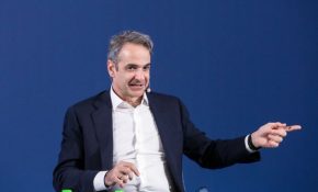 Μητσοτάκης: «Δεν θα μπορούσαμε να κάνουμε τις επενδύσεις στην άμυνα μας και να προβάλλουμε αυτήν την ισχυρή αποτρεπτική εικόνα της πατρίδας μας, αν τα δημόσια οικονομικά δεν πήγαιναν καλά»