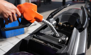 Παρατείνεται και τον Σεπτέμβριο η επιδότηση στο πετρέλαιο κίνησης
