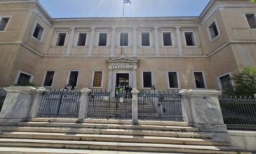 ΣτΕ: Συνταγματικός ο γάμος και η υιοθεσία από ομόφυλα ζευγάρια
