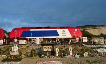 «Μπουρλότο» στη δίκη για τα βίντεο στα Τέμπη: Αναβάλλεται επ’ αόριστον αφού έγινε δεκτή  η δήλωση αποχής της προέδρου