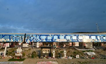 Τρία χρόνια μετά ξεκινά η δίκη για το δυστύχημα των Τεμπών – Στο εδώλιο 36 άτομα