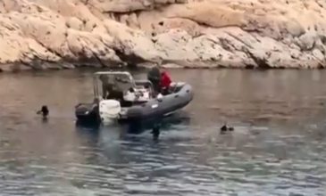 Αγνοείται 34χρονος δύτης που χάθηκε στο «πηγάδι του διαβόλου» στα Λιμανάκια της Βουλιαγμένης