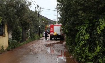 Κακοκαιρία «Erminio»: Ένας νεκρός και σοβαρά προβλήματα στην Αττική – Πλημμυρικά φαινόμενα και πτώσεις δέντρων