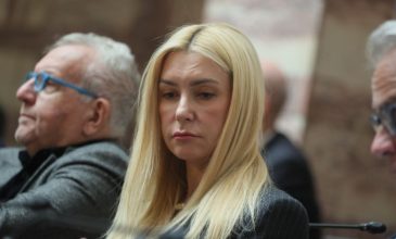Φωτεινή Αραμπατζή: Θέτω τον εαυτό μου στη διάθεση κάθε αρμόδιας Αρχής