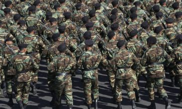 Το Ιράν απειλεί να βυθίσει όλη την Μέση Ανατολή στο σκοτάδι και να κλείσει το στενό Μπαμπ ελ Μαντέμπ στην Ερυθρά Θάλασσα